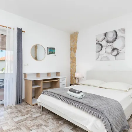 Apartment With Parking Space Okrug Gornji, Ciovo - 23007 *