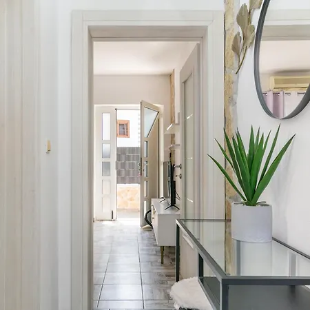 With Parking Space Okrug Gornji, Ciovo - 23007