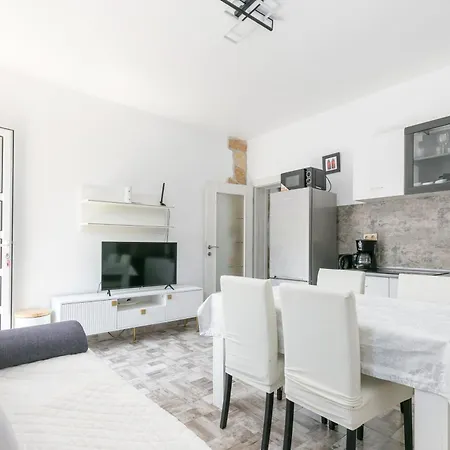 With Parking Space Okrug Gornji, Ciovo - 23007 Apartment *