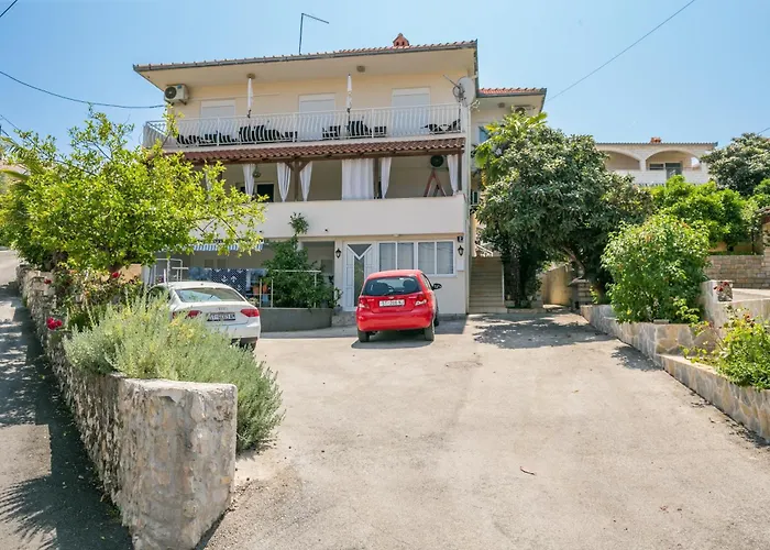 Apartment With Parking Space Okrug Gornji, Ciovo - 23007