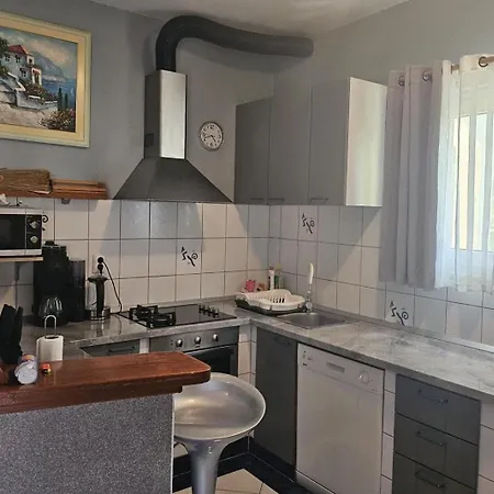 Apartment Family Friendly With A Swimming Pool Okrug Gornji, Ciovo - 23007 Trogir