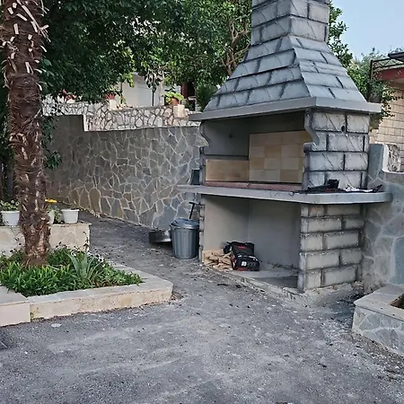 Family Friendly With A Swimming Pool Okrug Gornji, Ciovo - 23007 * Trogir