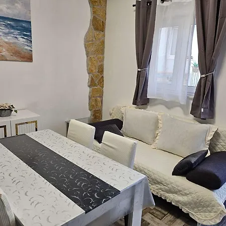 Family Friendly With A Swimming Pool Okrug Gornji, Ciovo - 23007 Apartment