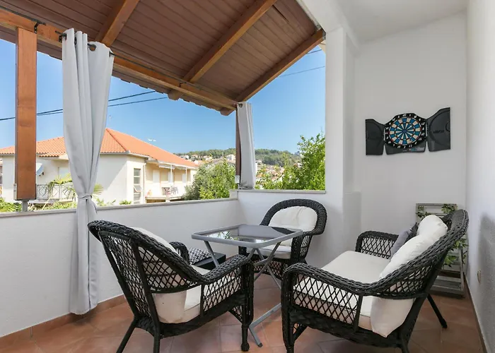 With Parking Space Okrug Gornji, Ciovo - 23007 * Trogir