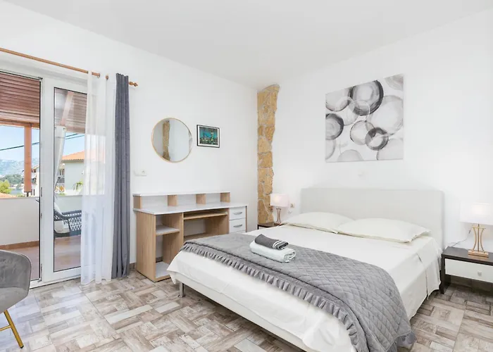 Apartament With Parking Space Okrug Gornji, Ciovo - 23007 *